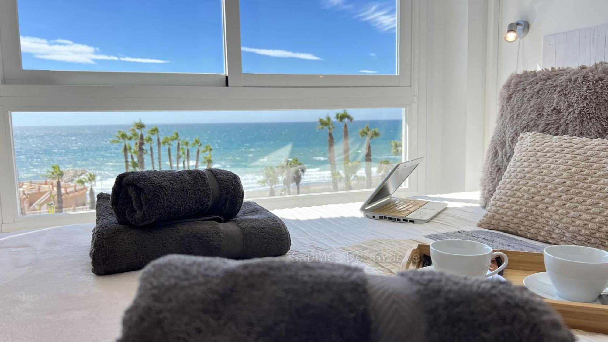 טורוקס Love Nest By The Sea Wake Up With Ocean Views In Every Room Ruselo R408 מראה חיצוני תמונה