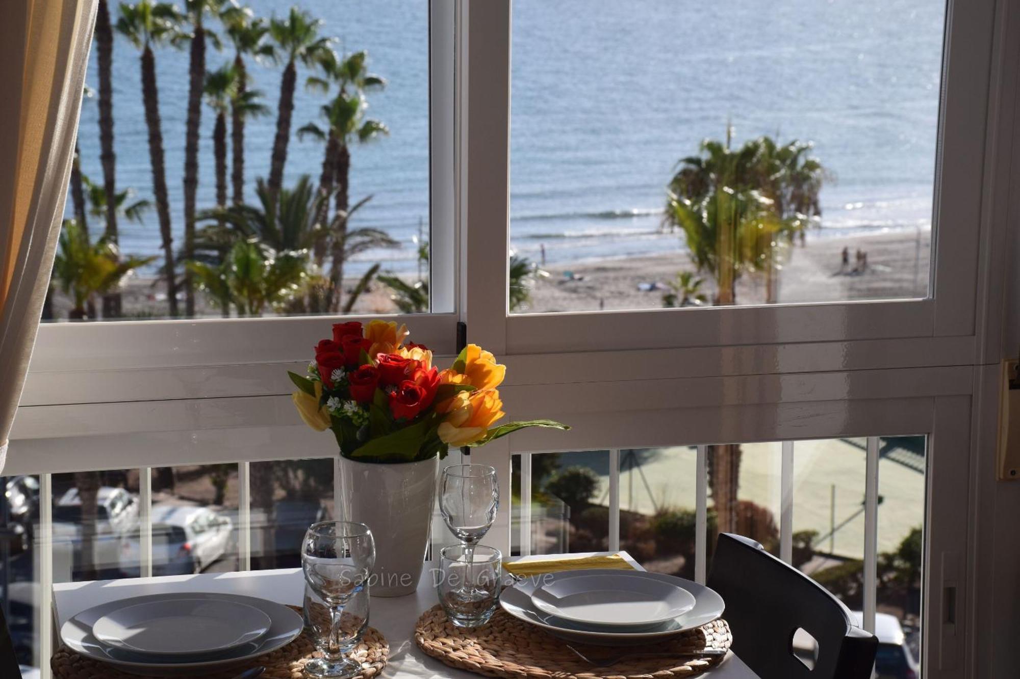 טורוקס Love Nest By The Sea Wake Up With Ocean Views In Every Room Ruselo R408 מראה חיצוני תמונה