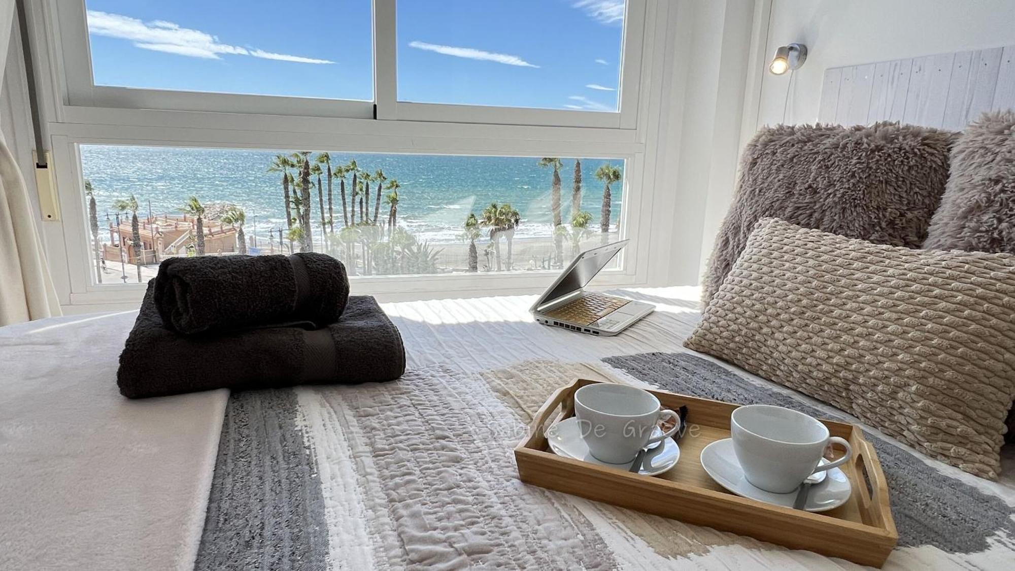 טורוקס Love Nest By The Sea Wake Up With Ocean Views In Every Room Ruselo R408 מראה חיצוני תמונה